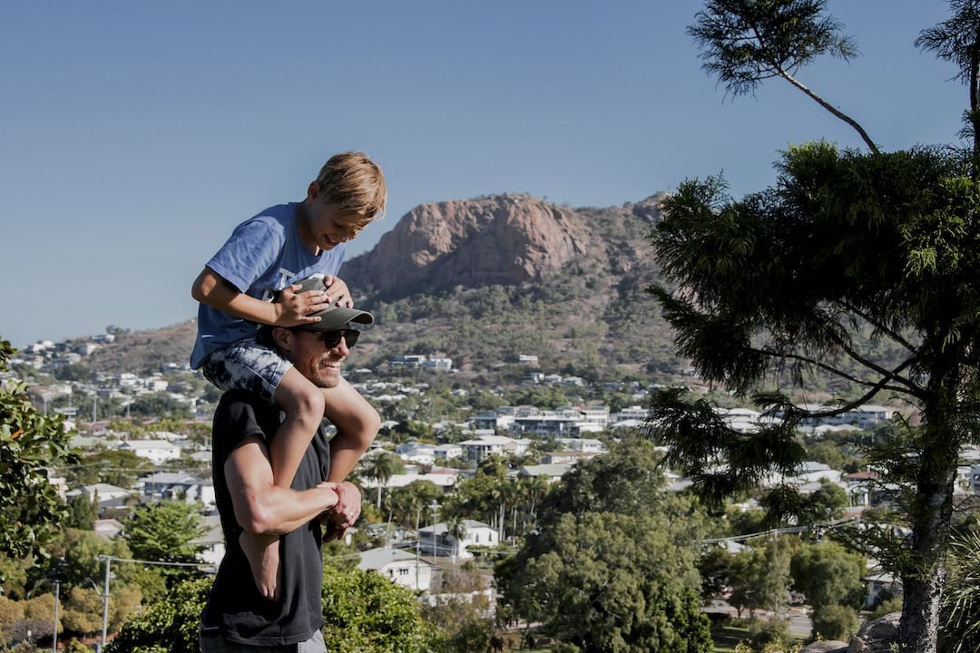 Family exploring Townsville. Image: Tourism and Events Queensland.